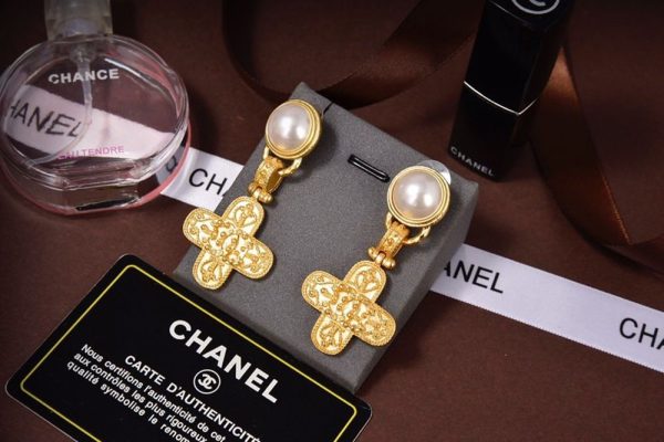 New Arrival Chanel Earrings Women 009