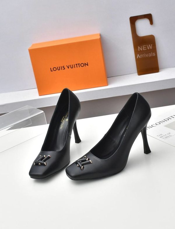 New Arrival LV Women Shoes 216