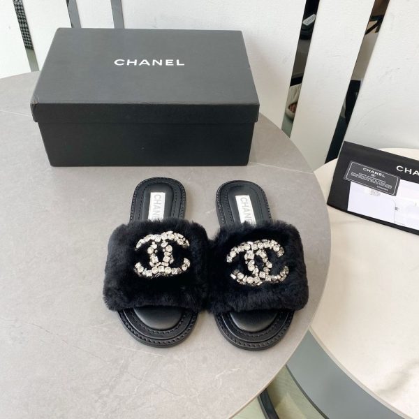 New Arrival Women Slippers 100