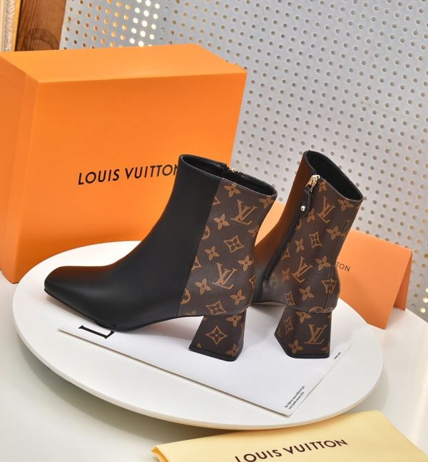 New Arrival LV Women Shoes 284