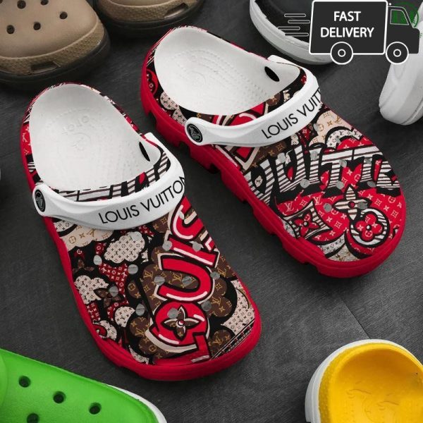 Limited LV Louis Vuitton Funny Graffiti Style Crocs 015