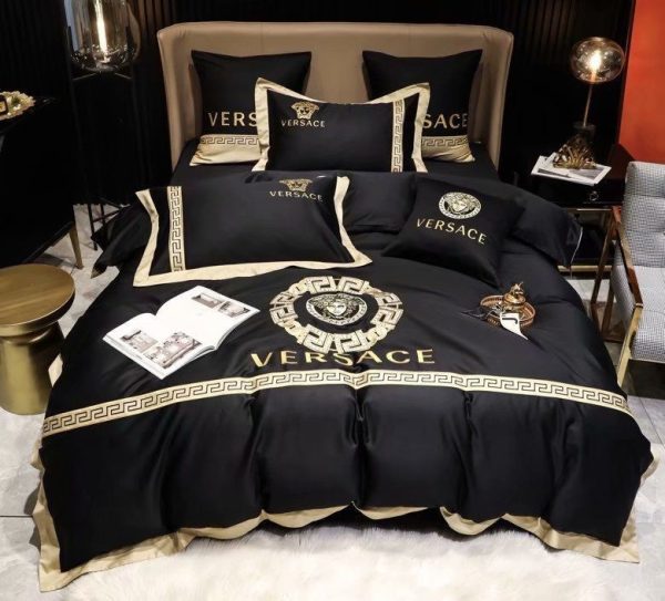 Luxury Brand Versace Type Bedding Sets 003