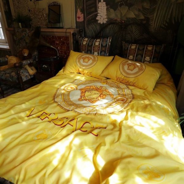 Luxury Brand Versace Type Bedding Sets 018