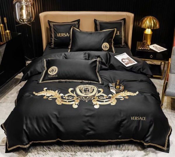 Luxury Brand Versace Type Bedding Sets 038