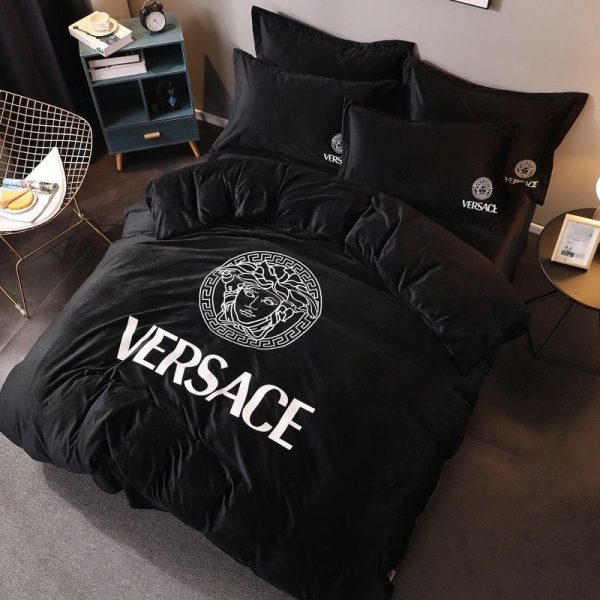 Luxury Brand Versace Type Bedding Sets 072