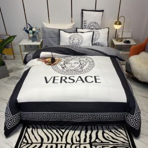 Luxury Brand Versace White Bedding Sets 106