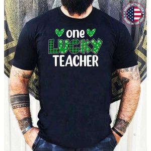 One Lucky Teacher St Patricks Day Shamrock With Heart T-Shirt
