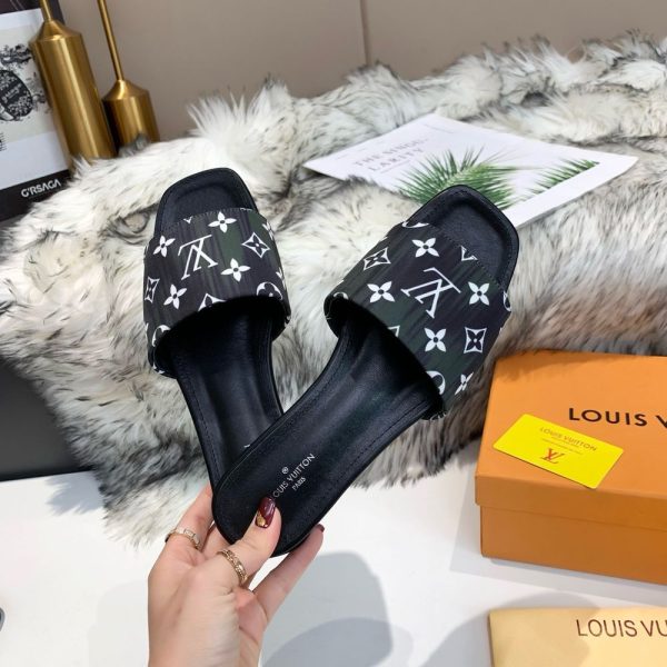 New Arrival Women Slippers 105