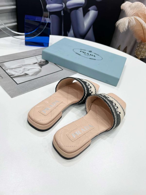 New Arrival Prada Women Shoes P007