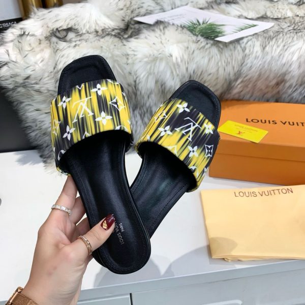 New Arrival Women Slippers 105