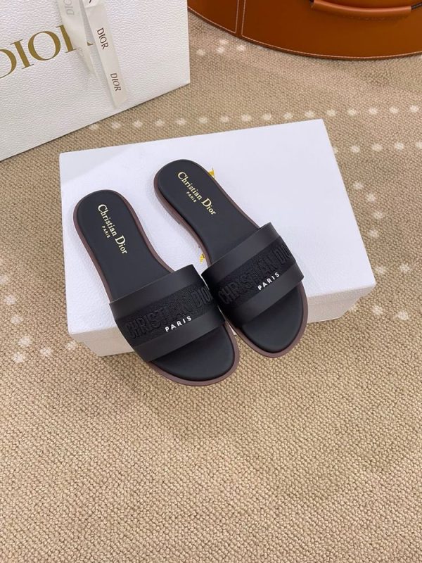 New Arrival Women Slippers 106