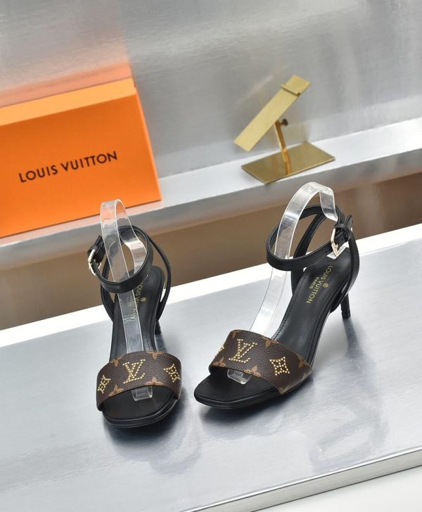 New Arrival LV Women Shoes L240