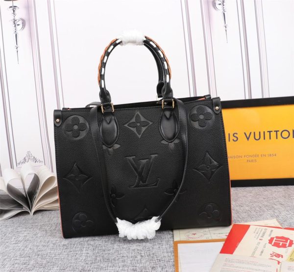 Luxury LV Handbag M45495