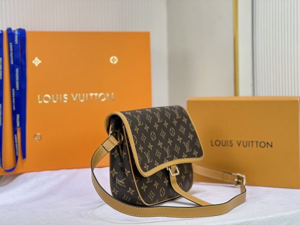 Luxury LV Handbag M40723