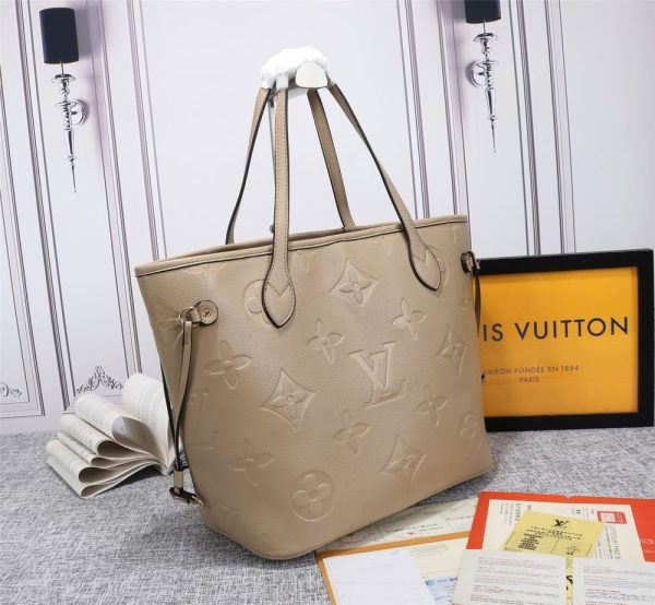 Luxury LV Handbag M45868