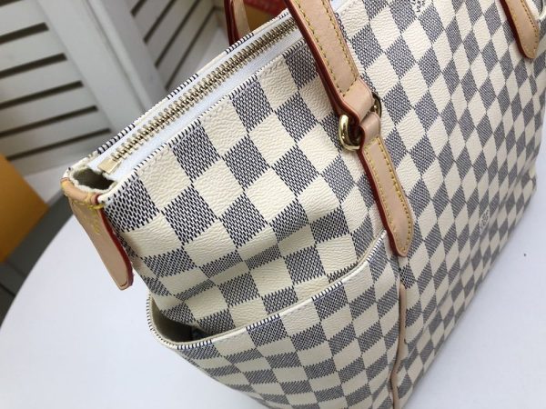 Luxury LV Handbag M56689