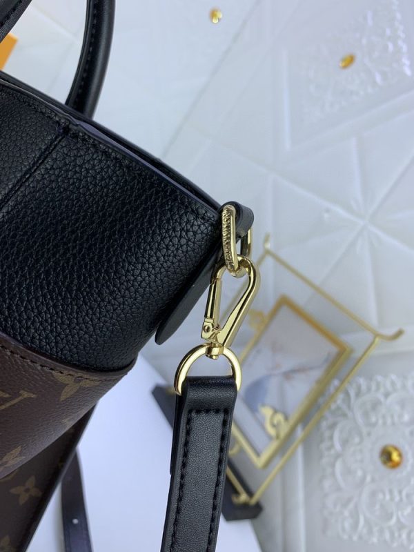 Luxury LV Handbag M53825.1