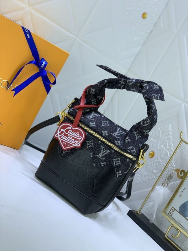 Luxury LV Handbag M45970