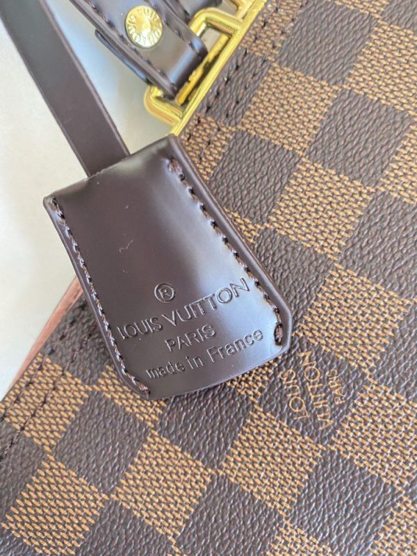 Luxury LV Handbag M44023