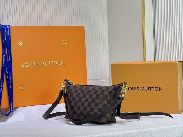 Luxury LV Handbag M40057