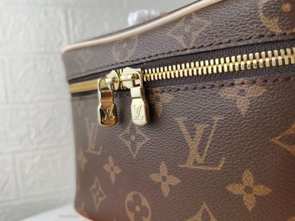 Luxury LV Handbag M44495