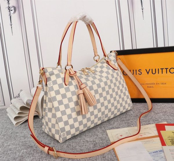 Luxury LV Handbag M40022