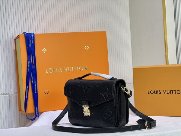 Luxury LV Handbag M45596