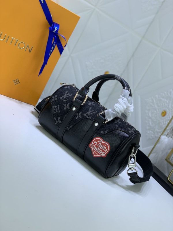 Luxury LV Handbag M81010