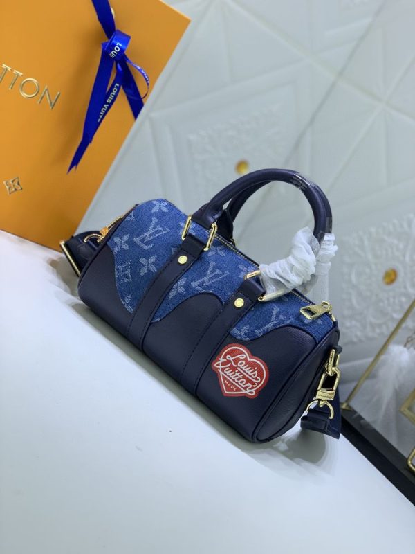 Luxury LV Handbag M81010