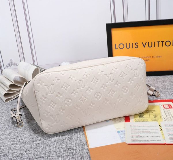 Luxury LV Handbag M45868