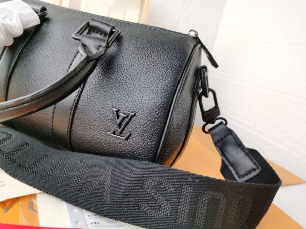 Luxury LV Handbag M80950