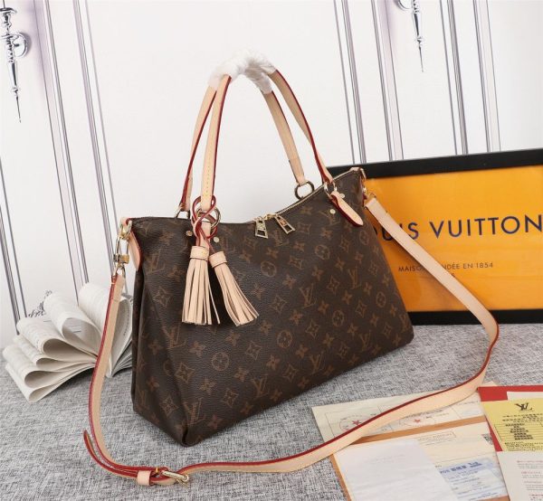 Luxury LV Handbag M40022