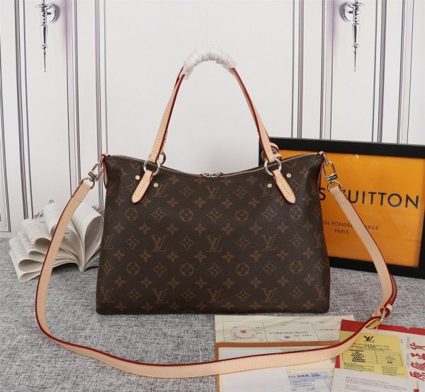 Luxury LV Handbag M40022