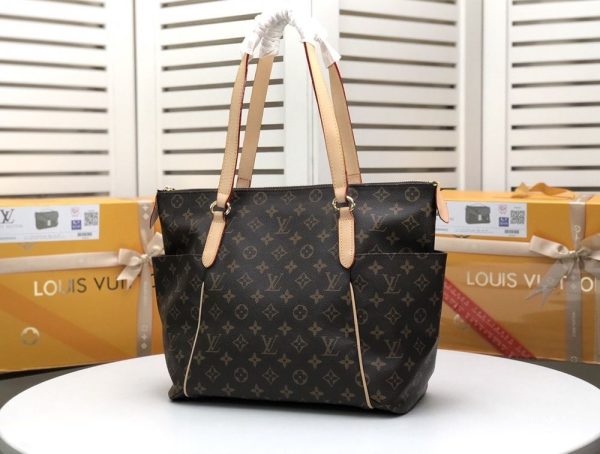 Luxury LV Handbag M56689