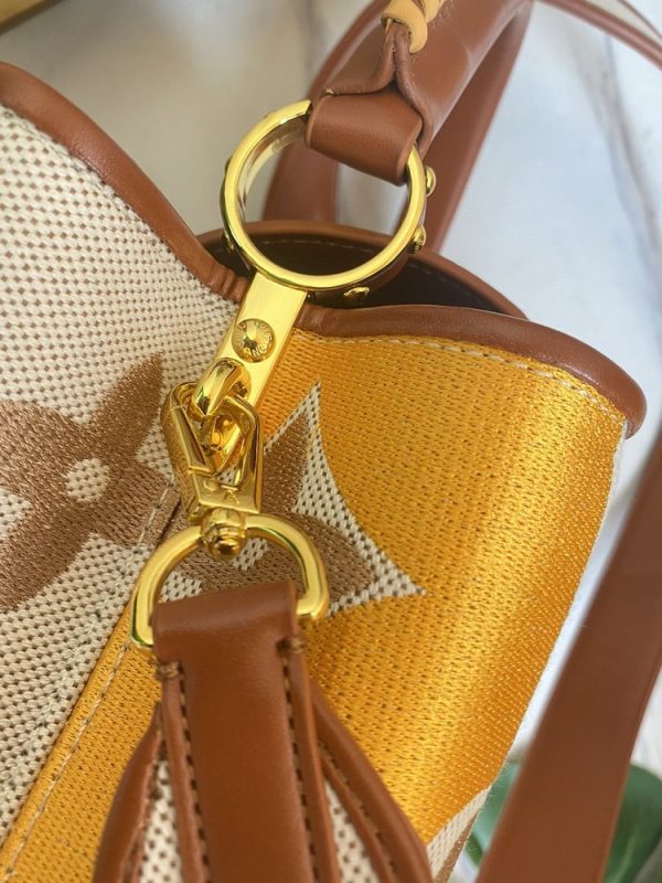 Luxury LV Handbag M57651