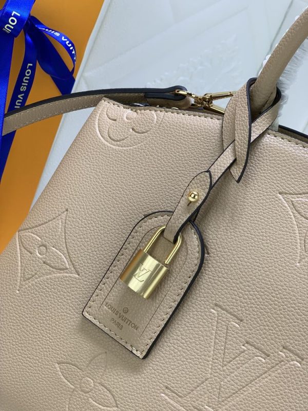 Luxury LV Handbag M45811