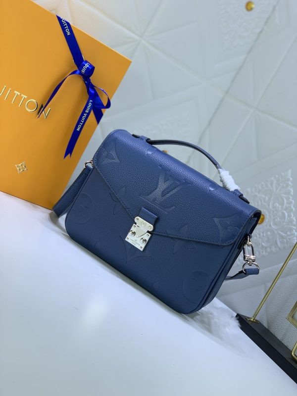 Luxury LV Handbag M45596