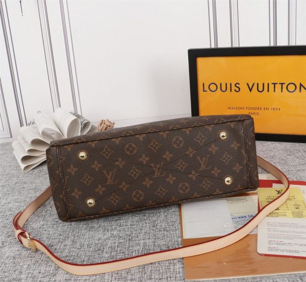 Luxury LV Handbag M40022