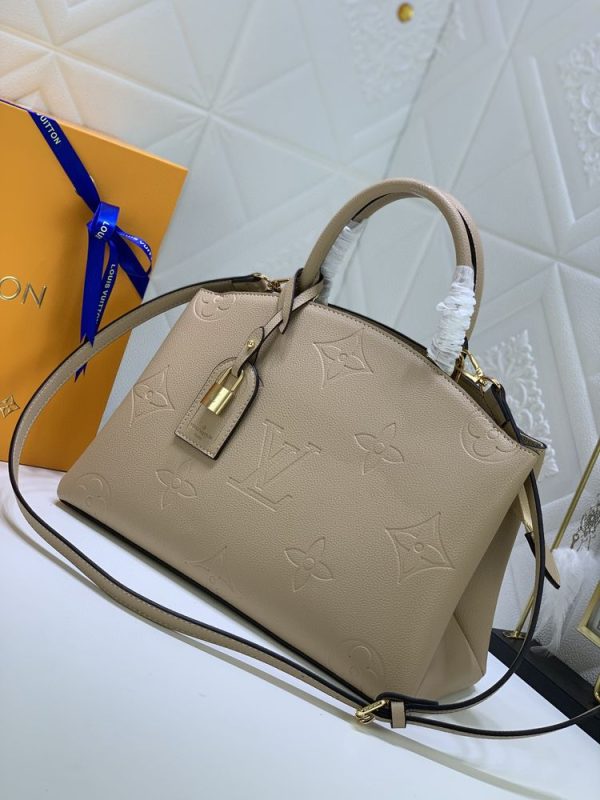 Luxury LV Handbag M45811