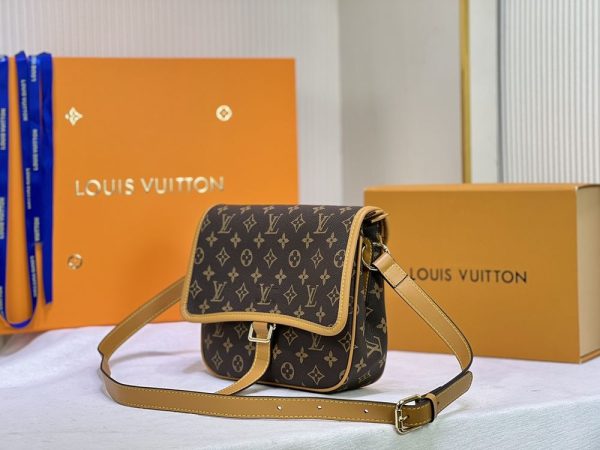 Luxury LV Handbag M40723