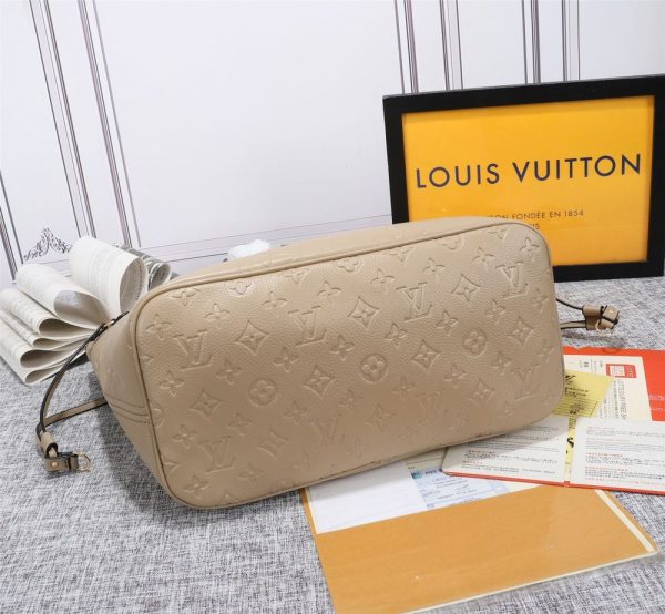 Luxury LV Handbag M45868