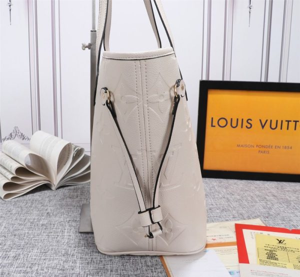 Luxury LV Handbag M45868