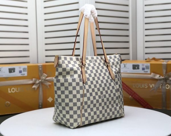 Luxury LV Handbag M56689