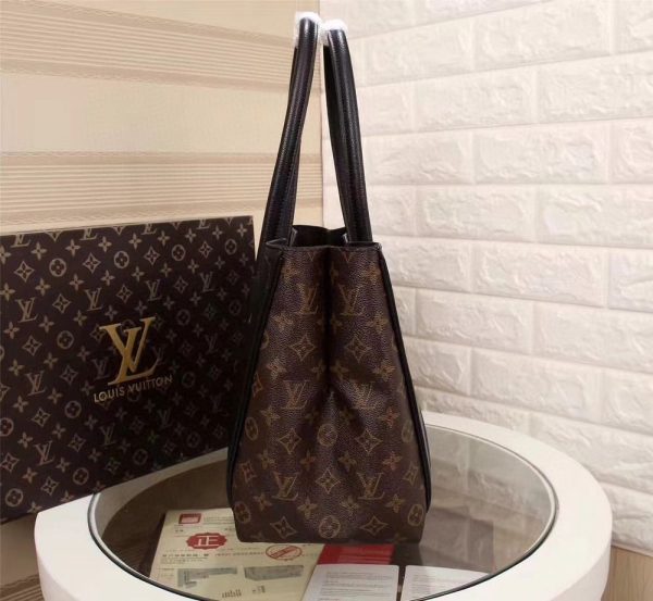 Luxury LV Handbag M40460