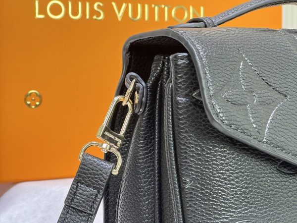 Luxury LV Handbag M45596