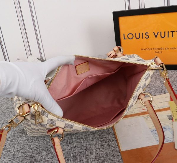 Luxury LV Handbag M40022