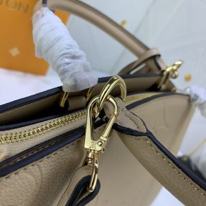 Luxury LV Handbag M45811