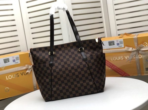 Luxury LV Handbag M56689