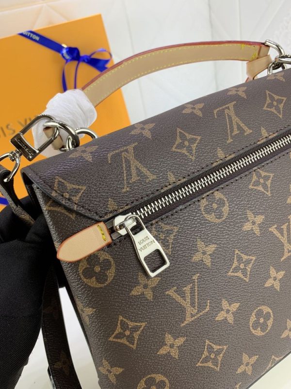 Luxury LV Handbag M54849