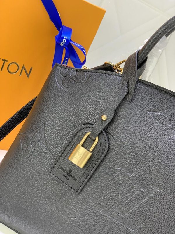 Luxury LV Handbag M45811